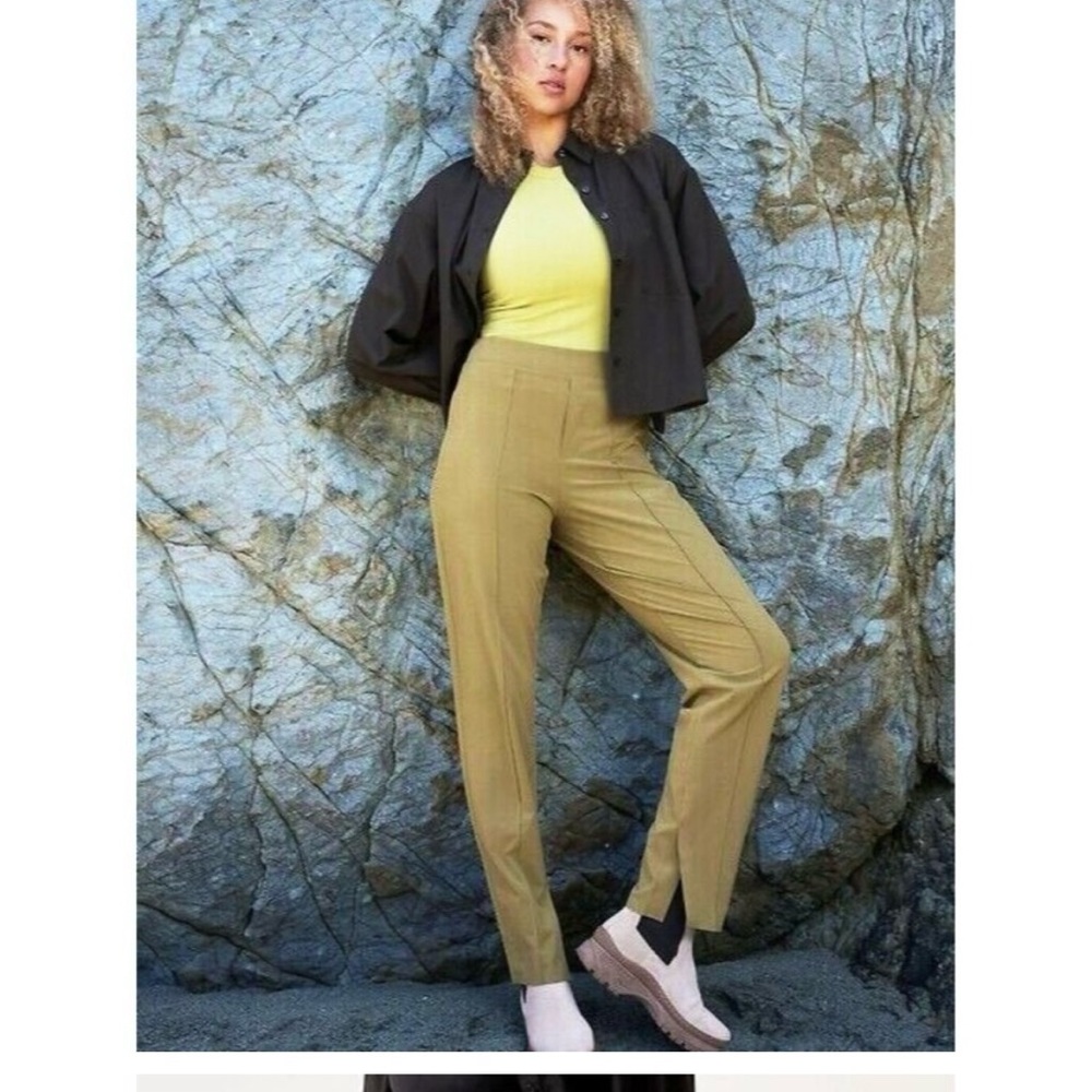 NWT Athleta Vienna slim pant size 6 tall, greenish yellow